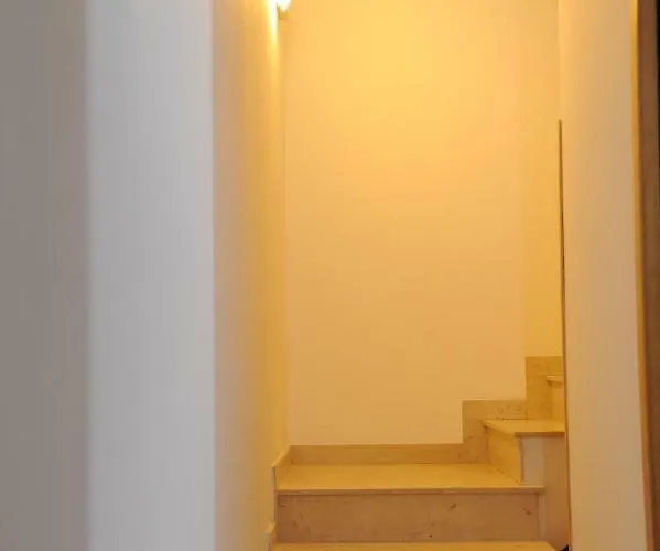 Palazzo Grigio בית הארחה